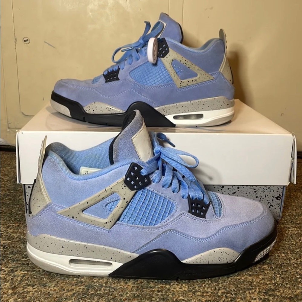 Air Jordan 4 ‘University Blue’